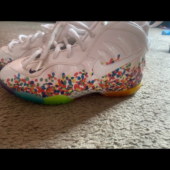 Fruity pebbles nike foams - Picture 2 of 5